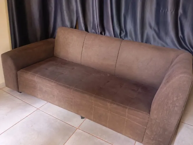 ? VENDO SOFÁ DE 03 LUGARES R$350,00