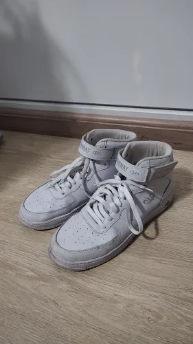 Tênis Runaway branco