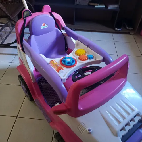 Carrinho de passeio Jeep menina
