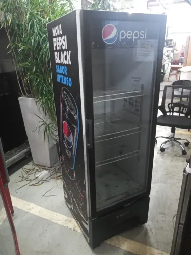Expositora , geladeira 230 Litros, 127 v , Metalfrio Pepsi , excelente estado