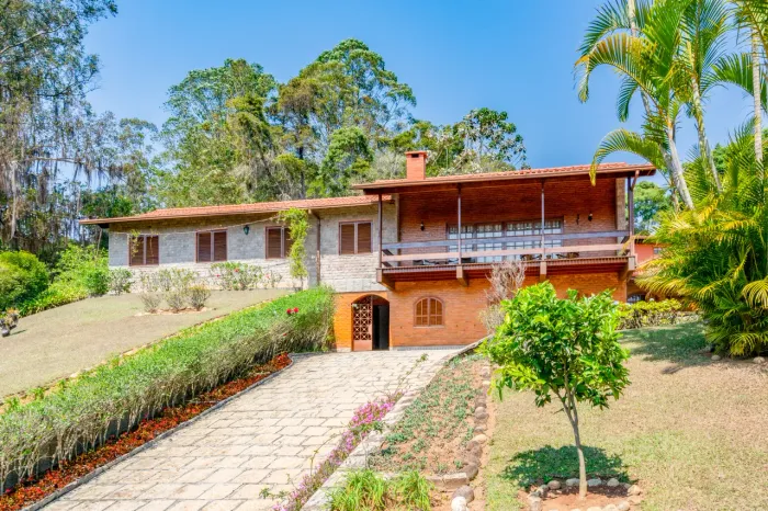 Casa com 5 quartos em Quebra Frascos, Teresópolis.