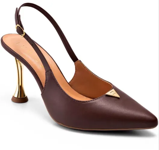 Scarpin salto dourado 