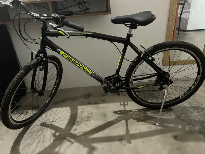 VENDE SE BICICLETA ARO 26 NOVA