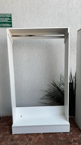 Arara em mdf para Loja/Closet