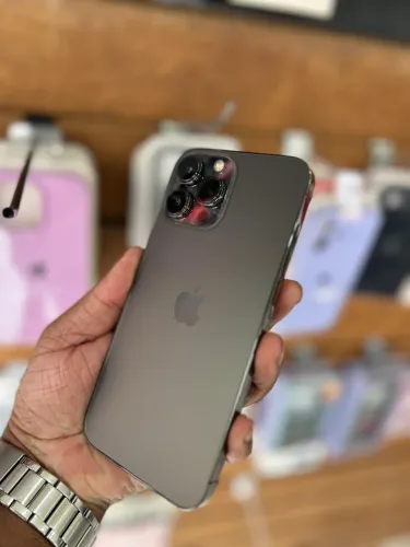 iPhone 13 Pro Max 1 terá bateria 83% todo original 