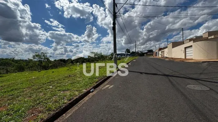 Terreno com 250m² à venda no bairro Park dos Ipês II