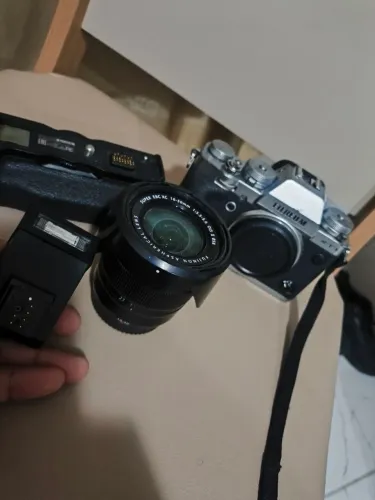 FUJIFILM XT3 + GRIP FUJI 16-50 F3.5-5.6 + FLASH EFX8