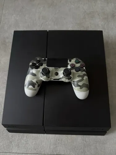 PS4 + 18 Jogos