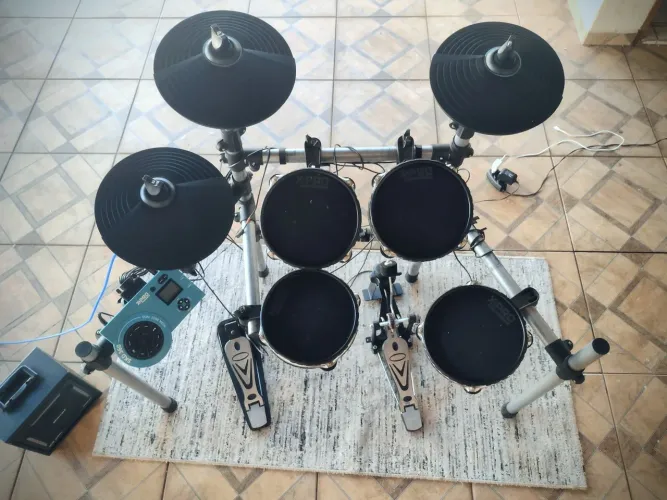 ? VENDE-SE BATERIA ELETRÔNICA X-PRO ED 44 FUNCIONANDO PERFEITAMENTE ?