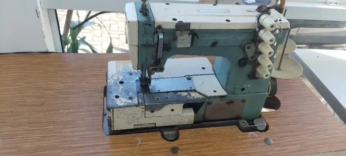 Maquina de costura galoneira Kansai