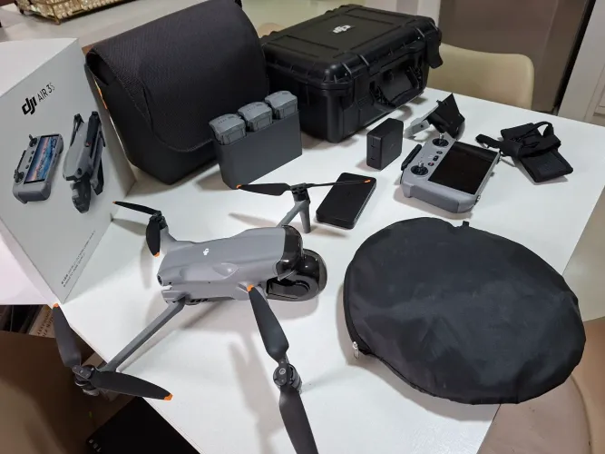 Dji air3s combo