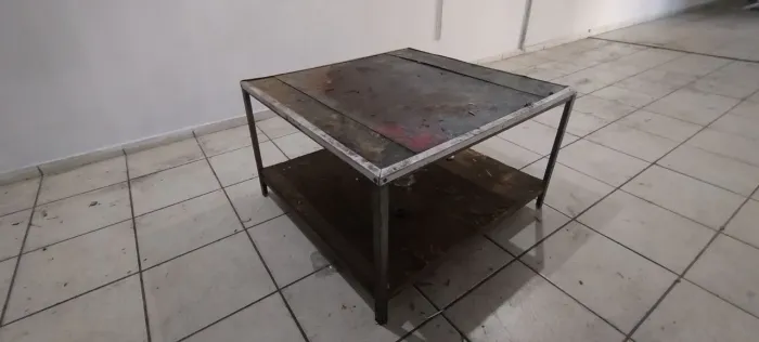 Vende-se bancadas de ferro