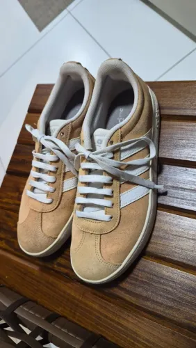 TÊNIS ADIDAS - Feminino-Tamanho 37