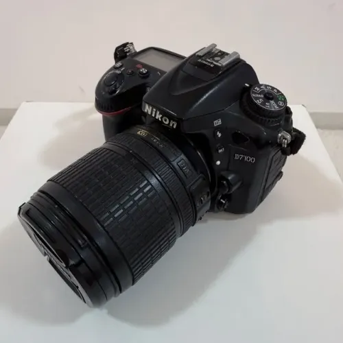 NIKON D7100 + 18.140mm