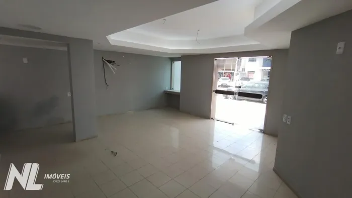 Prédio Comercial na Rua Mossoró com elevador - 250m²