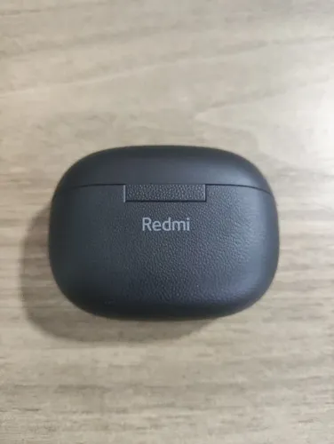 Fones De Ouvido Xiaomi Redmi Buds 5 Pro Midnight Black, Case e lado esquerdo