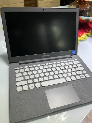 Notebook Samsung Flash F30 | Full HD | SSD | Leve e Rápido