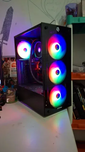 PC Gamer AMD Ryzen 3 2200G gigabyte b450m Gaming 16GB