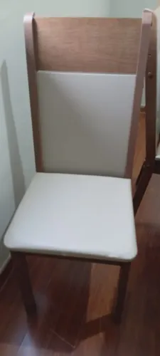 Mesa com 6 cadeiras