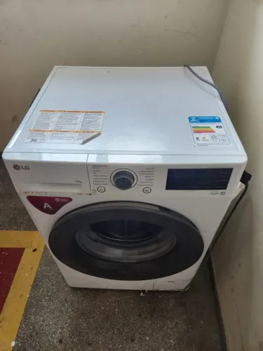 MAQUINA DE LAVAR ROUPAS QUEBRADA