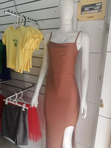 Vendo manequim no valor de r$ 100 à vista no dinheiro eu não pixi interessado