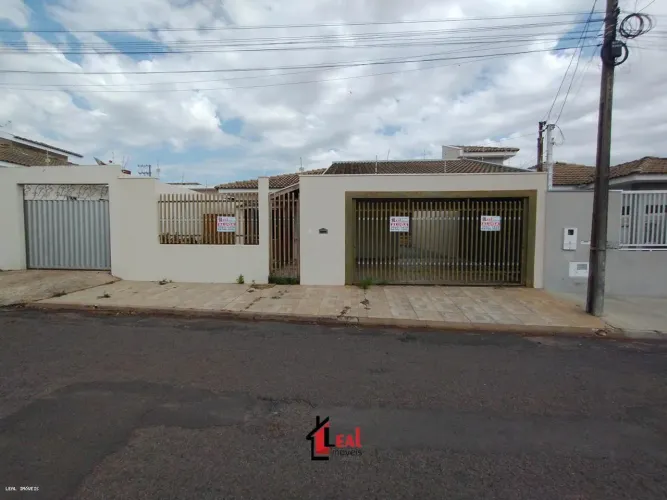 Casa para Locação em Presidente Prudente, SÃO SEBASTIÃO, 2 dormitórios, 1 suíte, 2 banheir