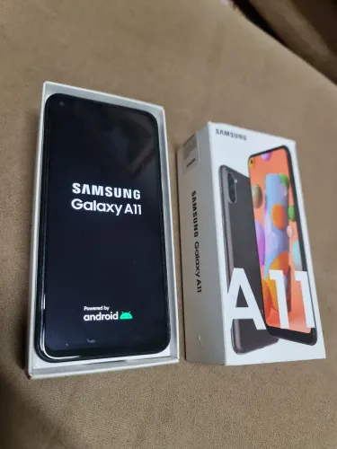 Celular Smartphone Samsung Galaxy A11 com leitor de Digital,  em excelente estado. 