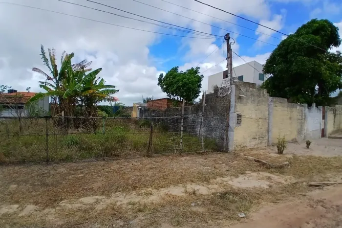 Terreno com casa, Village Jacumã