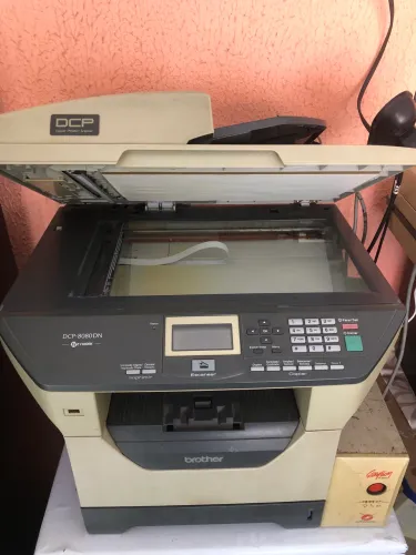 Máquina Brother 8080DN