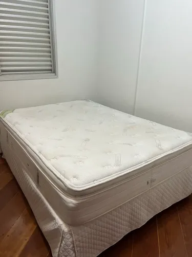 Vendo Colchão Casal Simples + Cama Box Baú