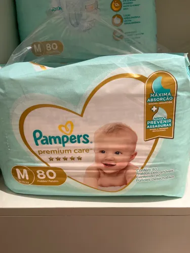 Vendo 400 fraldas descartáveis Pampers tamanho M