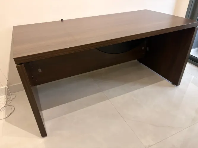 Mesa de escritório / escrivaninha MDF