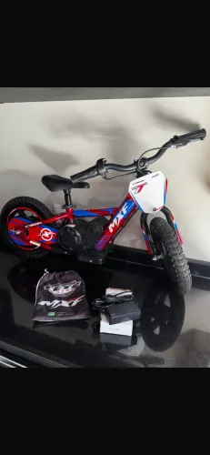 Bicicleta elétrica infantil 