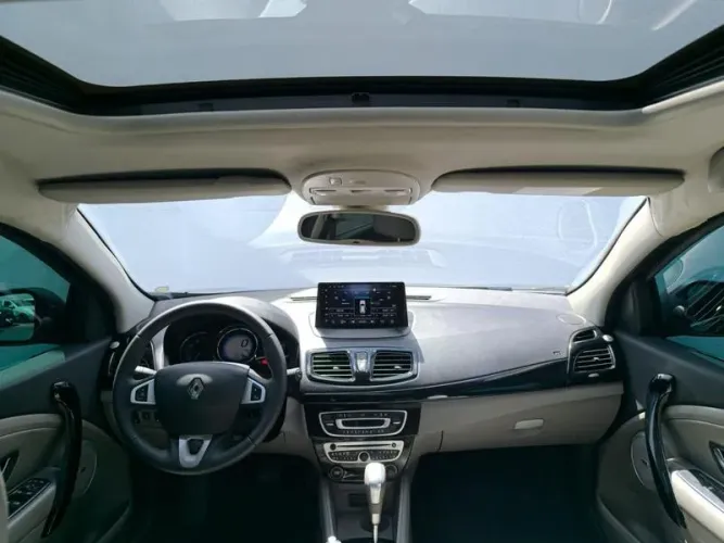 Renault Fluence Sedan Privilège 2.0 16V Flex AUT 2011