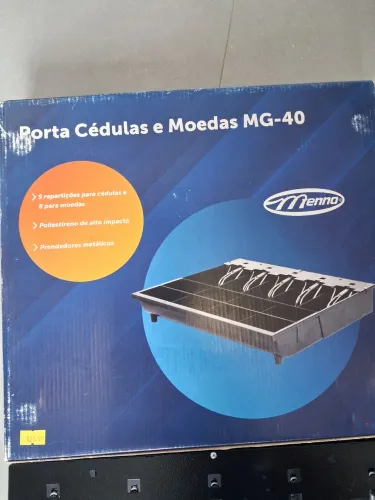 Porta Cédulas e Moedas com Prendedor Metálico MG40 Menno