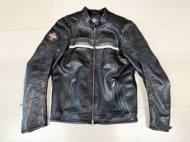 Jaqueta Harley Davidson em Couro - Verão - Tamanho P - Seminova - Código: 2931