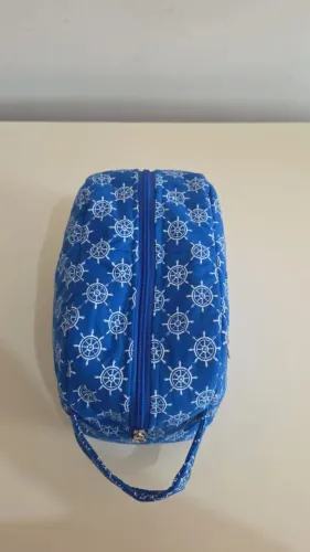 NECESSAIRE ARTESANAL. PEÇA ÚNICA. 