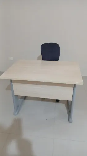 Mesa e cadeira