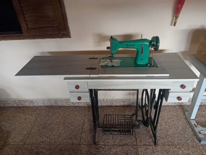 Máquina de costura manual 