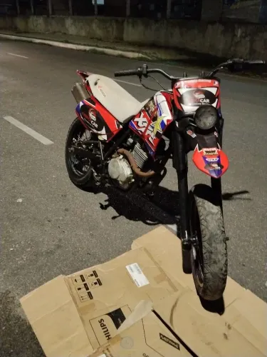 XR 200 para Trilha, sítio, interior 