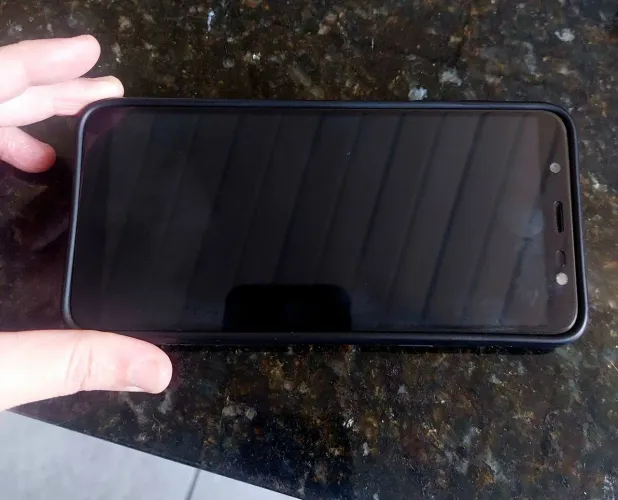 Samsung J8