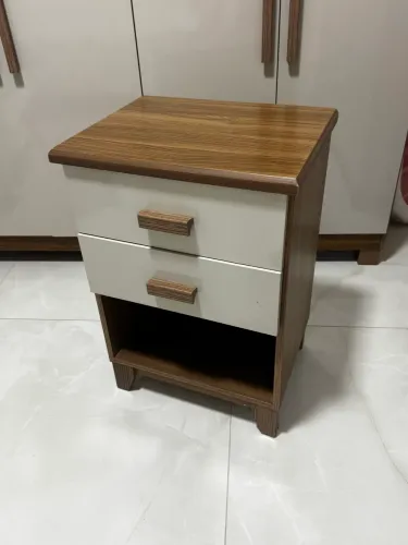 CRIADO MUDO / MESA CABECEIRA 