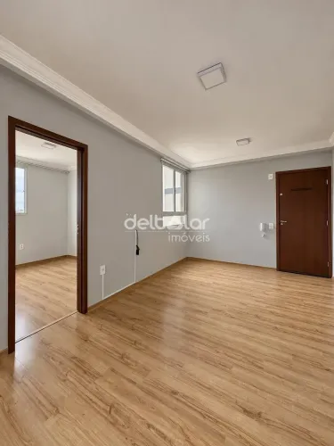 Apartamento para locação com 2 quartos, armários planejados e uma vaga coberta, Juliana, B