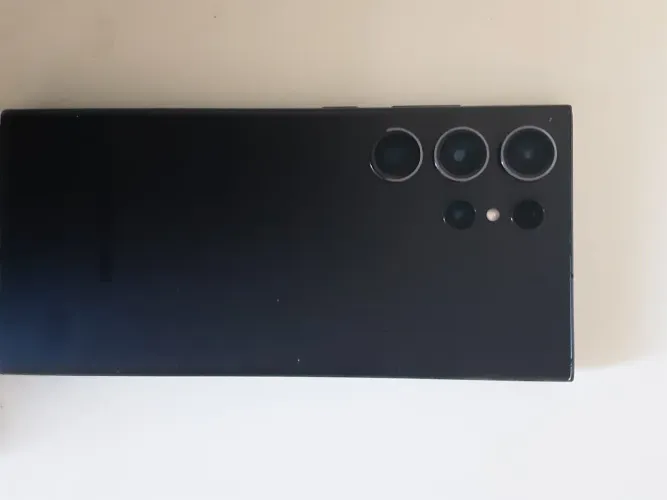 Vendo ou troco S23 ultra completo com caixa e 3 capas.