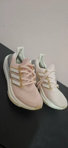 Ultraboost lightboost 