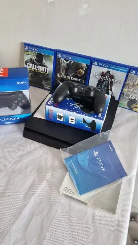 Ps4 Slim Seminovo de 1TB COMPLETISSIMO com Tudo que você precisa!