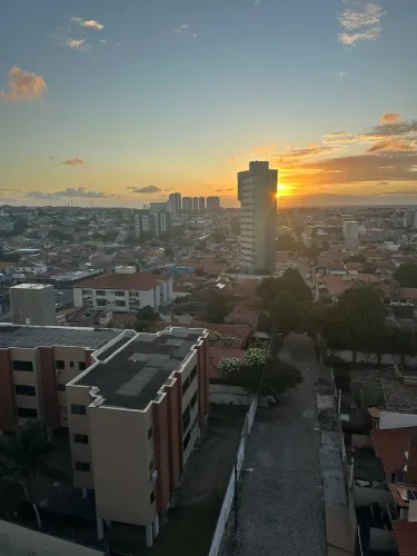 Quarto com cama de casal e ar condicionado para alugar em Lagoa Nova - Natal