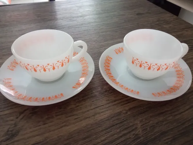 Xicara com pires gravatinha laranja 