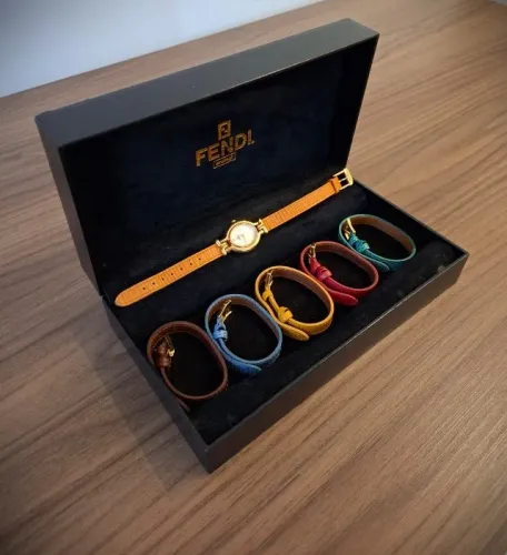 Relógio Feminino Fendi Orologi 640l Com Troca De Pulseiras
