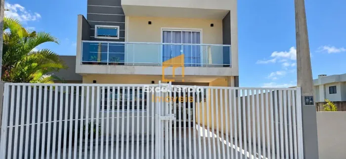 Sobrado com espaco de terreno proximo ao mar